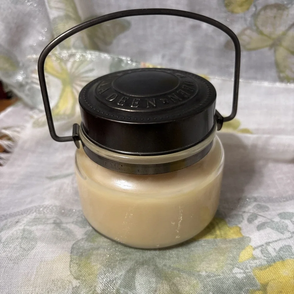 NEW Paula Deen Crème Brûlée Scented Candle Single Wick 8 OZ Label Missing‎